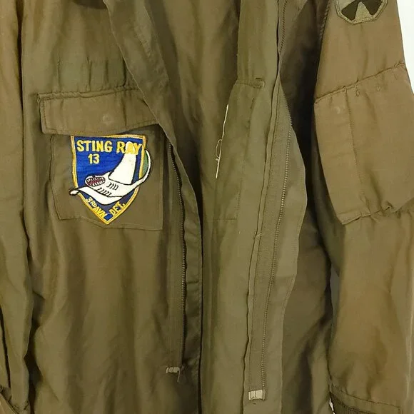 Vtg US Military Shirt Men's Med Sting Ray 13 3rd AVN DET Patch Zip Front 70s